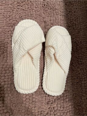 Women's Cream Quilted Slide Slippers